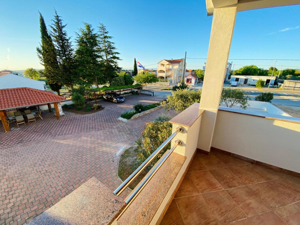 Apartmani Svemir Драге Екстериор снимка