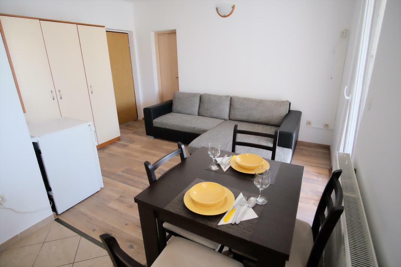 Apartmani Svemir Драге Екстериор снимка