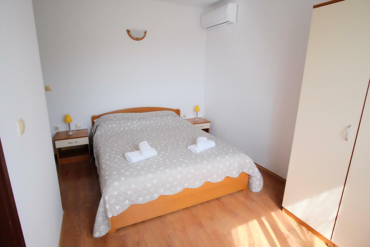 Apartmani Svemir Драге Екстериор снимка