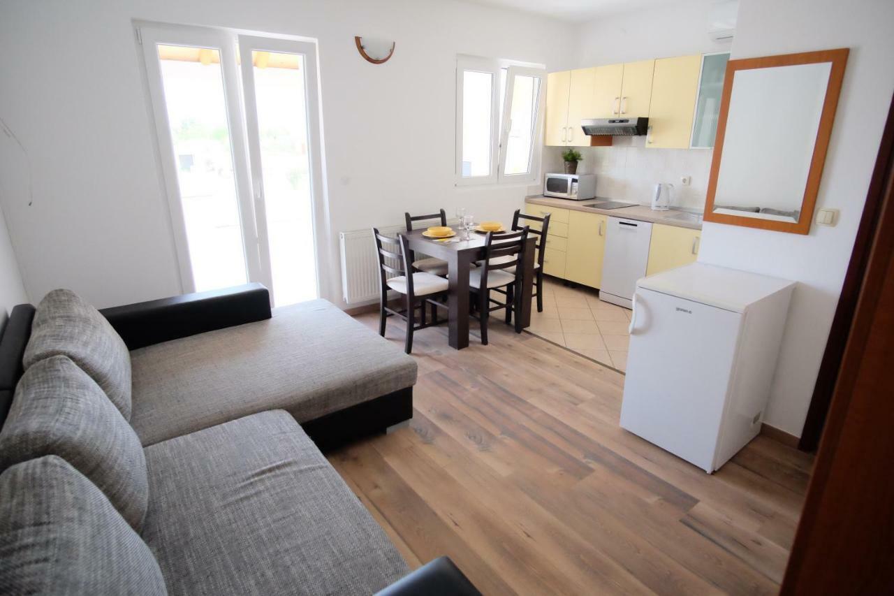 Apartmani Svemir Драге Екстериор снимка
