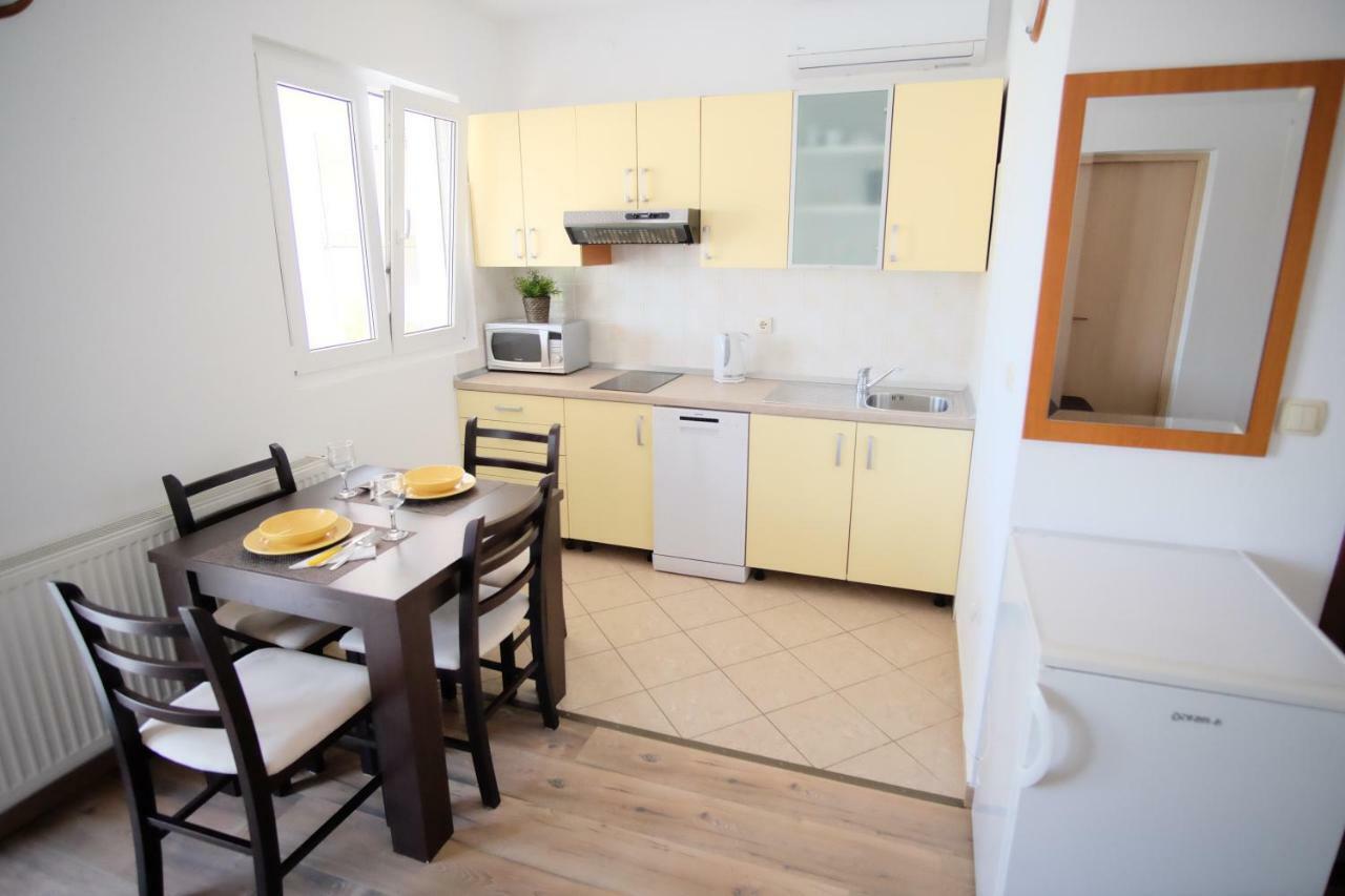 Apartmani Svemir Драге Екстериор снимка